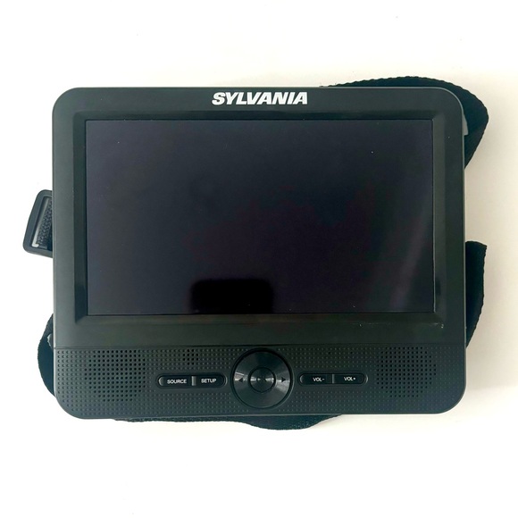 Set of 2 Sylvania Portable TVs Great for Back of Car - Picture 1 of 12